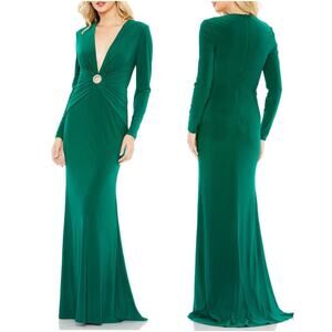 Mac Duggal NWT 26514 Long Sleeve Fitted Gown Plunging Neckline Size 6 Green